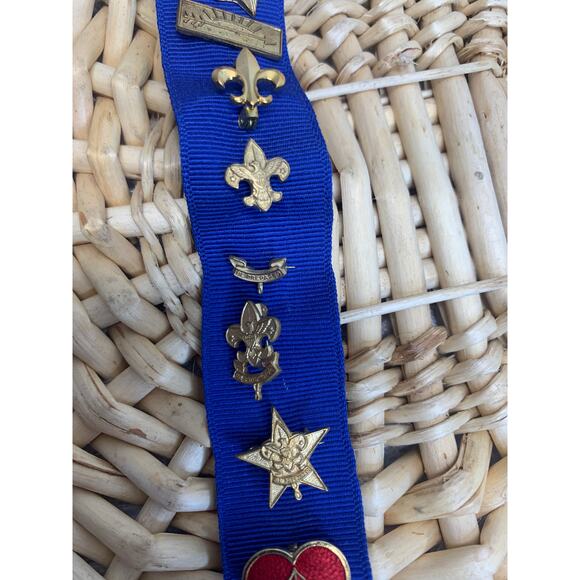 Cub Scout Mom Pins on Ribbon Vintage 60s 70s Brooches - Picture 4 of 6